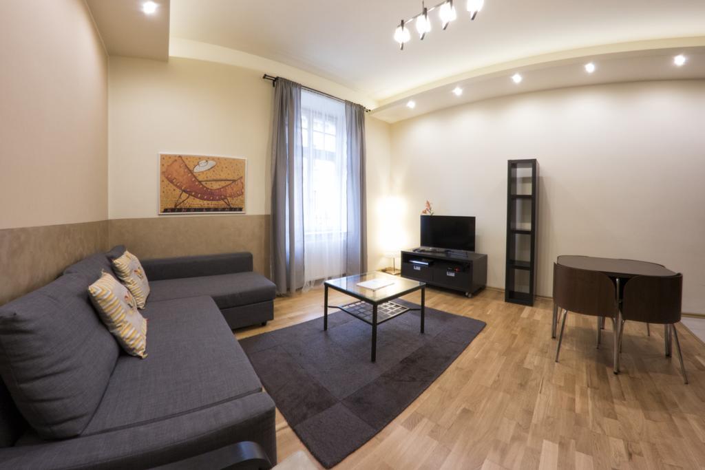 Yourplace Central Apartments Красков Екстериор снимка